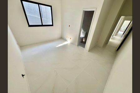 Casa à venda com 180m², 3 quartos e 4 vagasQuarto 1- Suíte
