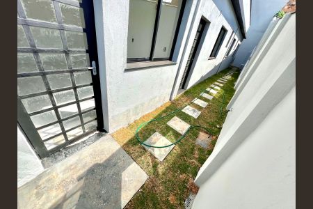 Casa à venda com 180m², 3 quartos e 4 vagasÁrea Externa - Fundos
