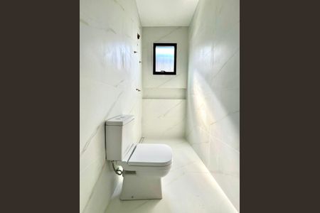 Casa à venda com 180m², 3 quartos e 4 vagasBanheiro Social