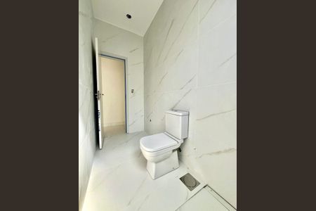 Casa à venda com 180m², 3 quartos e 4 vagasBanheiro Social