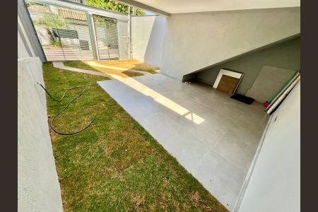 Casa à venda com 180m², 3 quartos e 4 vagasÁrea Externa