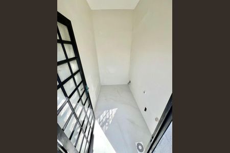 Casa à venda com 180m², 3 quartos e 4 vagasÁrea Externa - Fundos