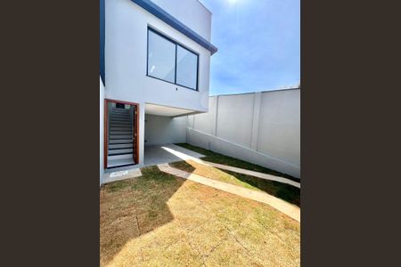 Casa à venda com 180m², 3 quartos e 4 vagasÁrea Externa