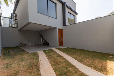 Casa à venda com 180m², 3 quartos e 4 vagasGaragem
