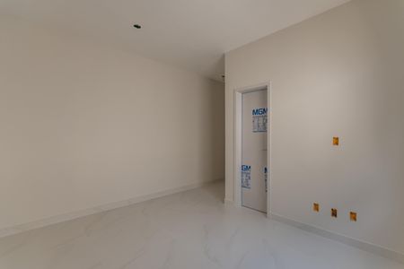 Casa à venda com 180m², 3 quartos e 4 vagasSuíte