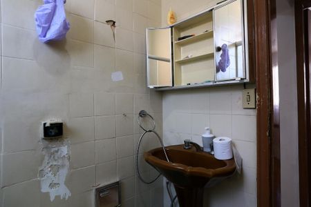 Casa à venda com 202m², 3 quartos e 2 vagasBanheiro