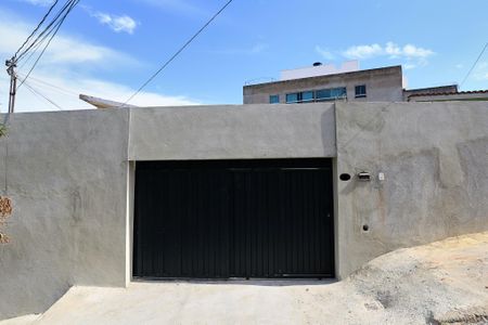 Casa à venda com 202m², 3 quartos e 2 vagasFachada