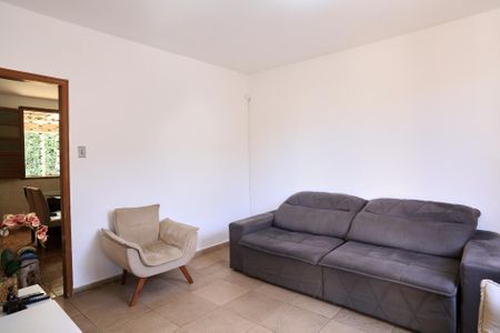 Casa à venda com 202m², 3 quartos e 2 vagasSala