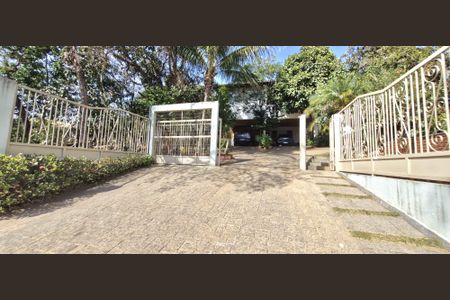 Casa de condomínio à venda com 320m², 3 quartos e 10 vagasFachada casa