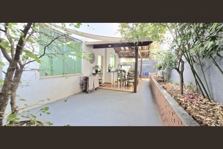 Casa de condomínio à venda com 320m², 3 quartos e 10 vagasÁrea Externa