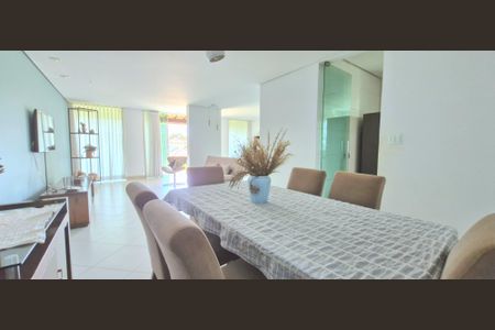 Casa de condomínio à venda com 320m², 3 quartos e 10 vagasSala