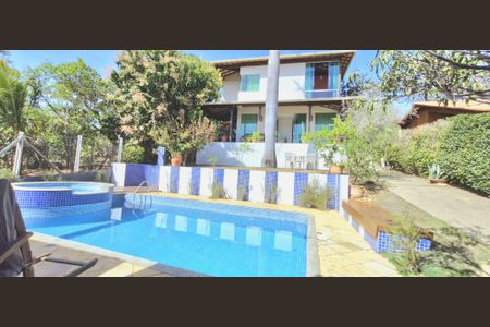 Casa de condomínio à venda com 320m², 3 quartos e 10 vagasPiscina