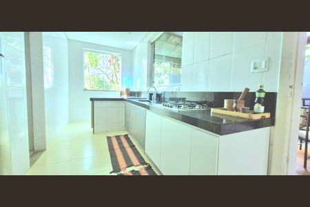 Casa de condomínio à venda com 320m², 3 quartos e 10 vagasCozinha