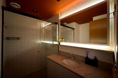 Banheiro de kitnet/studio para alugar com 1 quarto, 30m² em Centro, Rio de Janeiro