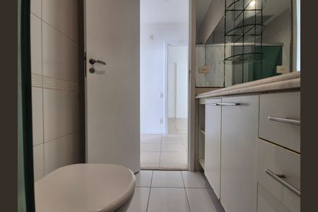 Apartamento à venda com 140m², 3 quartos e 2 vagas Apartamento à venda com 140m², 3 quartos e 2 vagasBanheiro Social