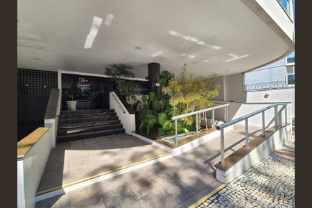 Apartamento à venda com 140m², 3 quartos e 2 vagas Apartamento à venda com 140m², 3 quartos e 2 vagasEntrada