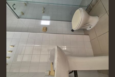 Apartamento à venda com 140m², 3 quartos e 2 vagas Apartamento à venda com 140m², 3 quartos e 2 vagasBanheiro de Serviço