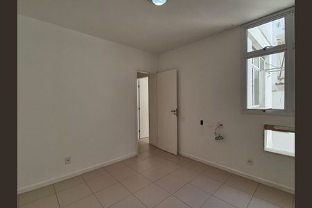Apartamento à venda com 140m², 3 quartos e 2 vagas Apartamento à venda com 140m², 3 quartos e 2 vagasQuarto 1