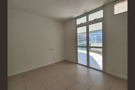 Apartamento à venda com 140m², 3 quartos e 2 vagas Apartamento à venda com 140m², 3 quartos e 2 vagasSuíte
