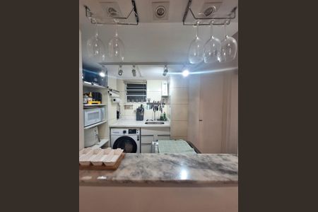 Apartamento à venda com 28m², 1 quarto e sem vaga Apartamento à venda com 28m², 1 quarto e sem vagaCozinha e Área de Serviço