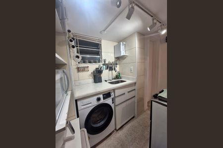 Apartamento à venda com 28m², 1 quarto e sem vaga Apartamento à venda com 28m², 1 quarto e sem vagaCozinha e Área de Serviço