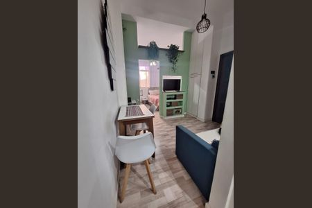 Apartamento à venda com 28m², 1 quarto e sem vaga Apartamento à venda com 28m², 1 quarto e sem vagaSala
