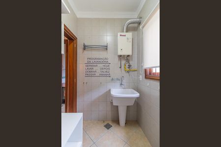 Casa de condomínio à venda com 314m², 3 quartos e 2 vagasÁrea de Serviço