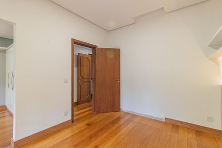 Casa de condomínio à venda com 314m², 3 quartos e 2 vagasQuarto 2