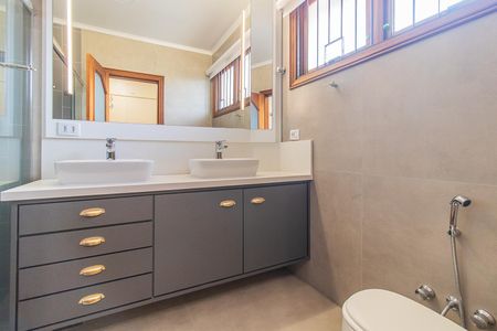 Casa de condomínio à venda com 314m², 3 quartos e 2 vagasBanheiro da Suíte