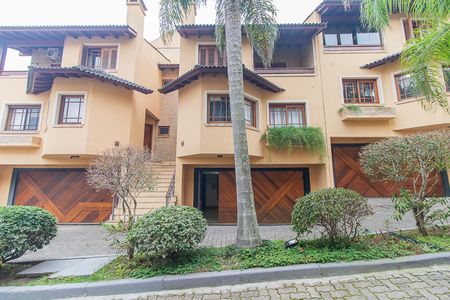 Casa de condomínio à venda com 314m², 3 quartos e 2 vagasFachada