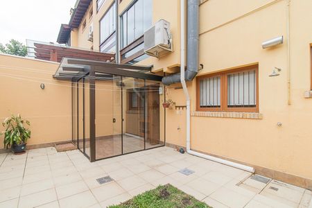Casa de condomínio à venda com 314m², 3 quartos e 2 vagasQuintal