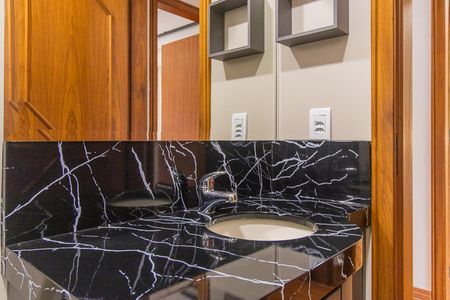 Casa de condomínio à venda com 314m², 3 quartos e 2 vagasBanheiro Social 1