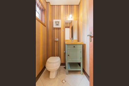 Casa de condomínio à venda com 314m², 3 quartos e 2 vagasLavabo