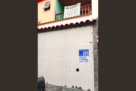 Casa à venda com 220m², 3 quartos e 1 vaga Casa à venda com 220m², 3 quartos e 1 vagaFachada