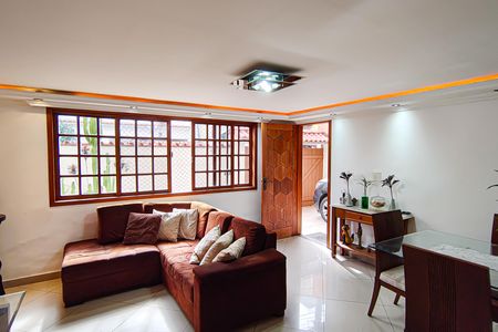 Casa à venda com 220m², 3 quartos e 1 vaga Casa à venda com 220m², 3 quartos e 1 vagaSala