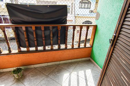 Casa à venda com 220m², 3 quartos e 1 vaga Casa à venda com 220m², 3 quartos e 1 vagaVaranda da Sala 2