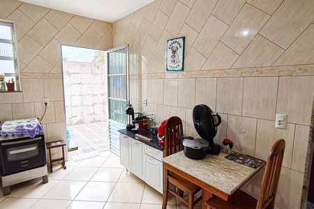 Casa à venda com 220m², 3 quartos e 1 vaga Casa à venda com 220m², 3 quartos e 1 vagaCozinha