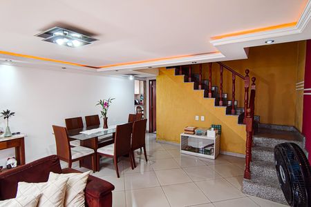 Sala de casa à venda com 3 quartos, 220m² em Taquara, Rio de Janeiro