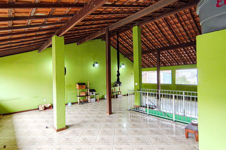 Casa à venda com 220m², 3 quartos e 1 vaga Casa à venda com 220m², 3 quartos e 1 vagaCobertura