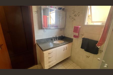 Apartamento à venda com 152m², 4 quartos e 2 vagasBanheiro