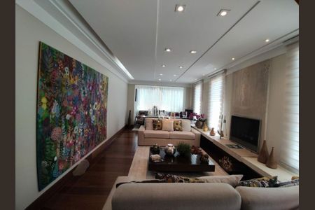 Casa à venda com 3 quartos, 210m² em Jardim Jussara, São Paulo