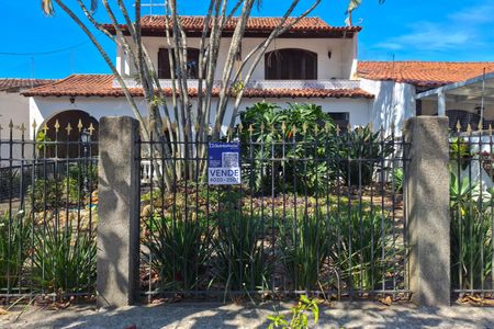 Casa à venda com 720m², 5 quartos e 6 vagasFachada