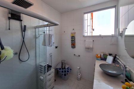 Casa à venda com 720m², 5 quartos e 6 vagasBanheiro da Suíte 1