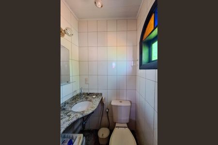 Casa à venda com 720m², 5 quartos e 6 vagasBanheiro da Suíte 2