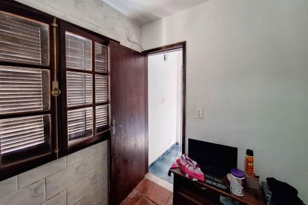 Casa à venda com 720m², 5 quartos e 6 vagasQuarto de Serviço