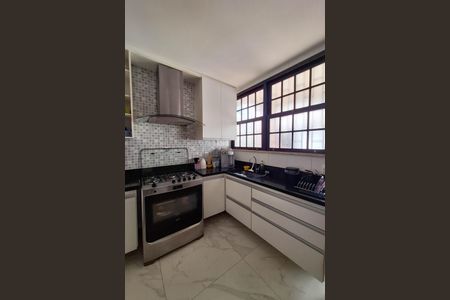 Casa à venda com 720m², 5 quartos e 6 vagasCozinha