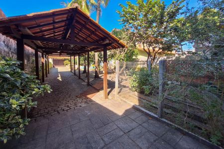 Casa à venda com 720m², 5 quartos e 6 vagasQuintal