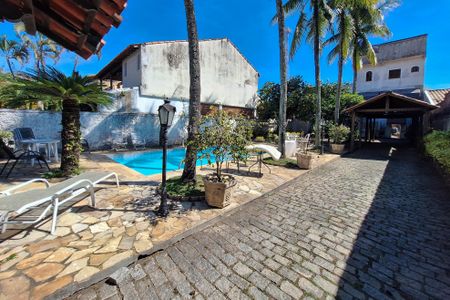 Casa à venda com 720m², 5 quartos e 6 vagasQuintal