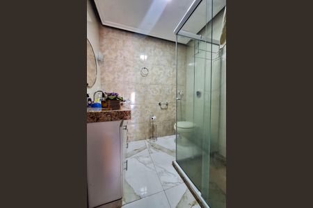 Casa à venda com 720m², 5 quartos e 6 vagasBanheiro Social 2