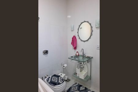 Casa à venda com 720m², 5 quartos e 6 vagasBanheiro Social 1